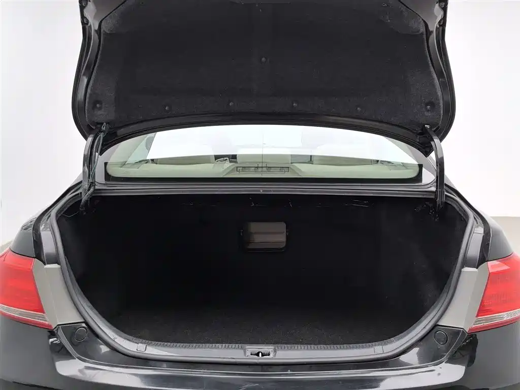 Toyota Camry 2012 200E Classic Elite фото 16
