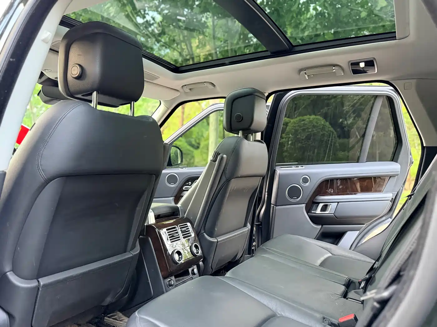 Land Rover Range Rover 2022 3.0 L6 360PS Golden Age Edition фото 7