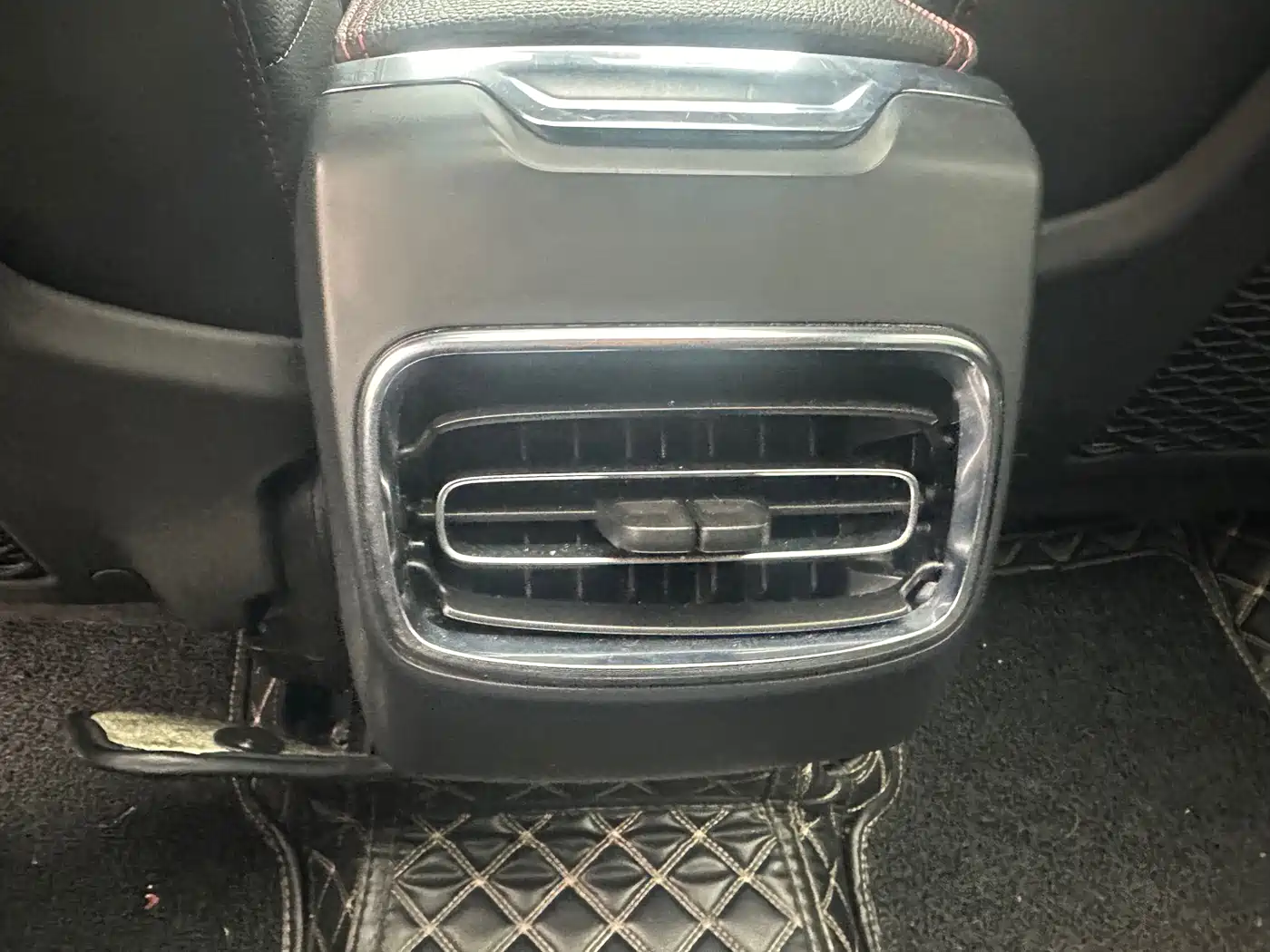 Lynk & Co 02 2018 1.5T DCT 2WD Shine Edition China V фото 15