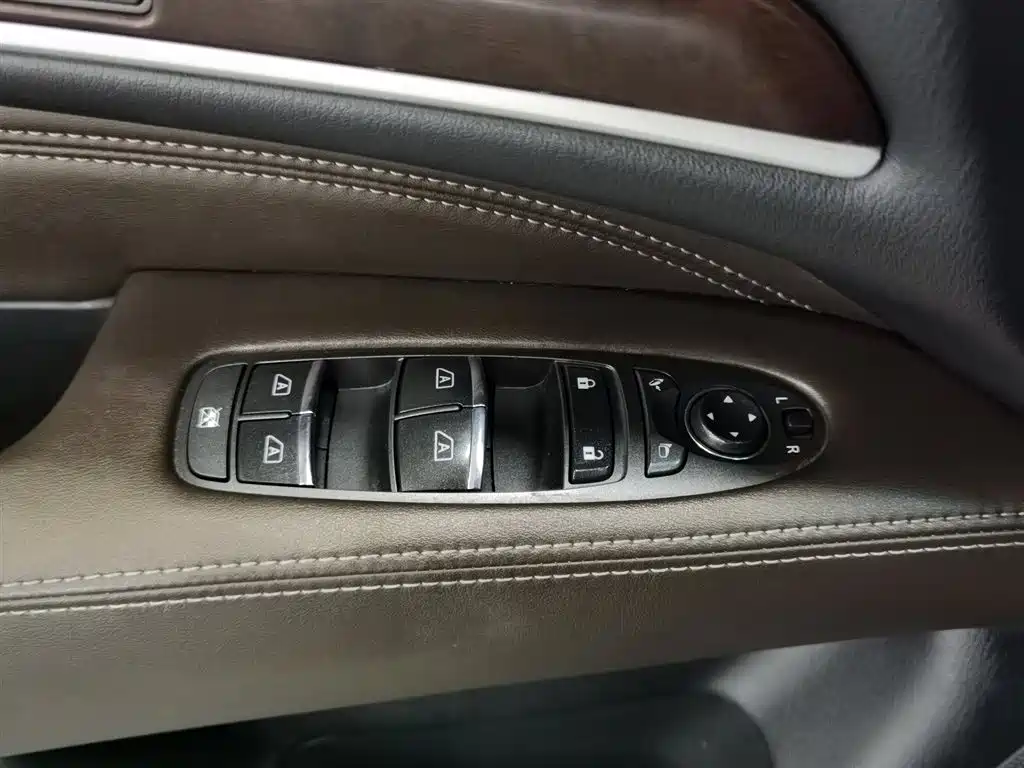 Infiniti QX60 (Import) 2018 2.5 S/C Hybrid FWD Champion Family Edition фото 9