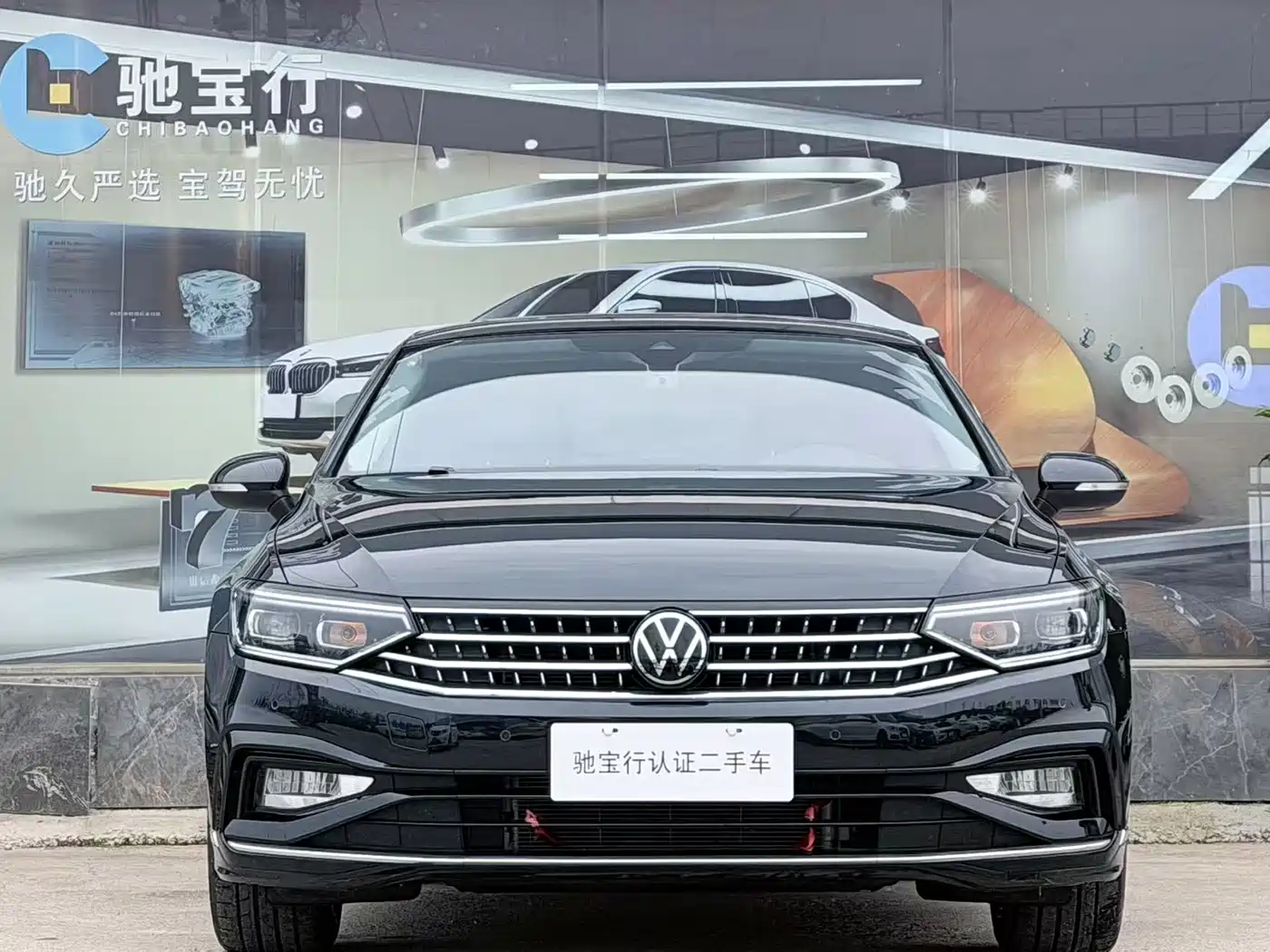 Volkswagen Magotan 2023 Model 2 Million Commemorative Edition 330TSI DSG Luxury фото 2