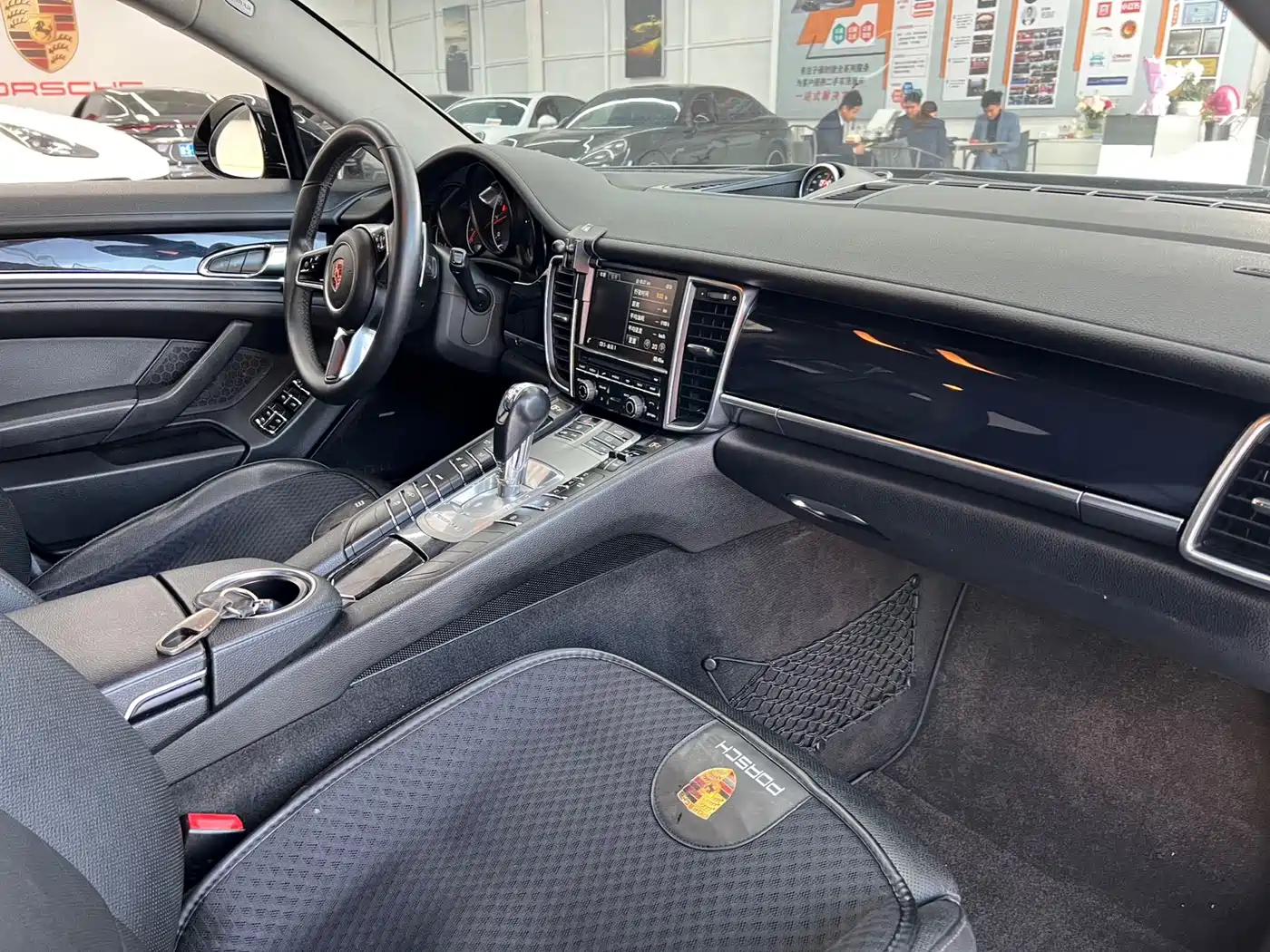 Porsche Panamera 2014 Panamera 3.0T фото 8