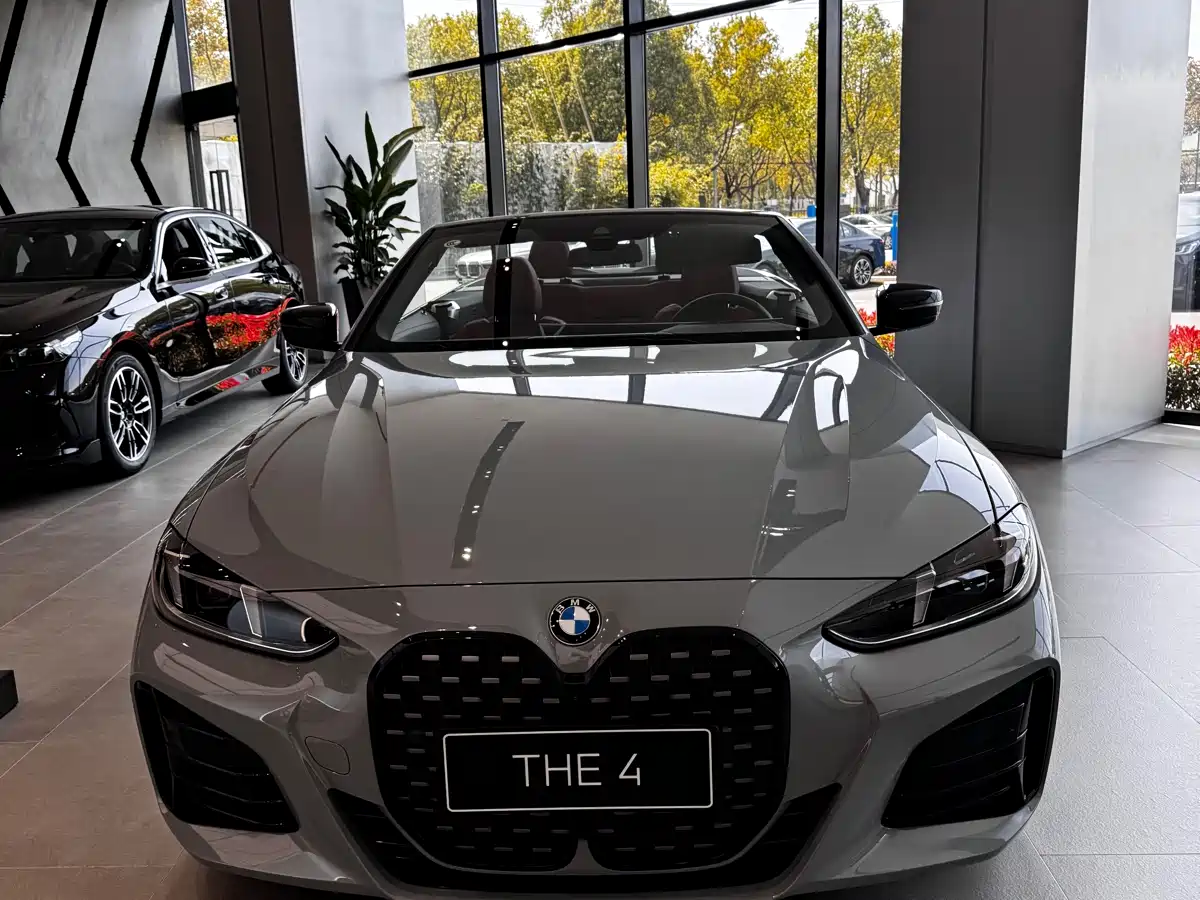 BMW 4 Series 2024 430i Convertible M Sport Shadow Edition фото 2