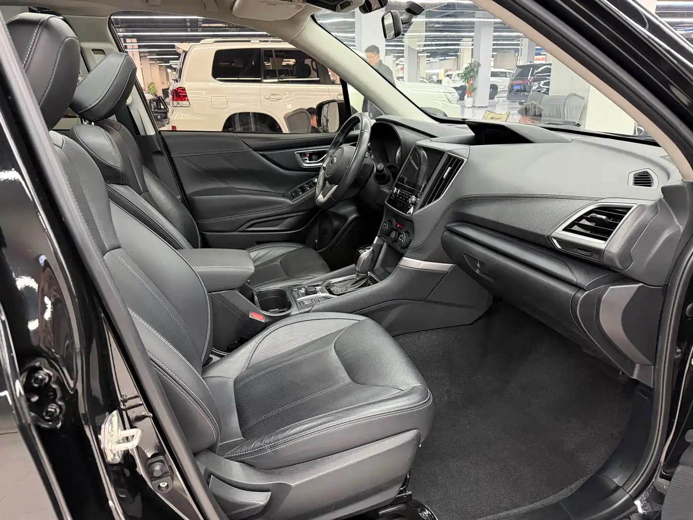 Subaru Forester 2021 2.0i Luxury Edition фото 9