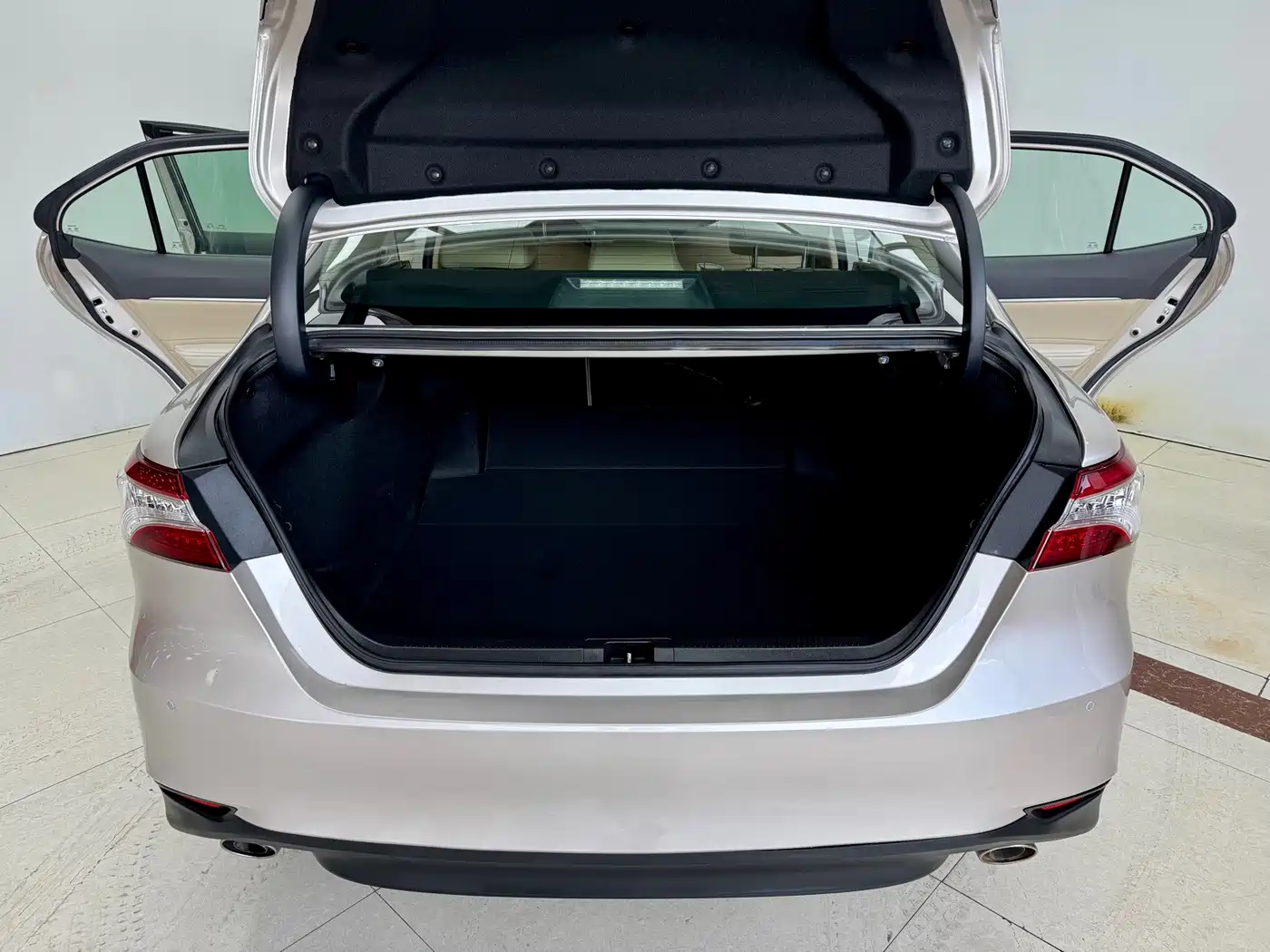 صورة 23 - Toyota Camry