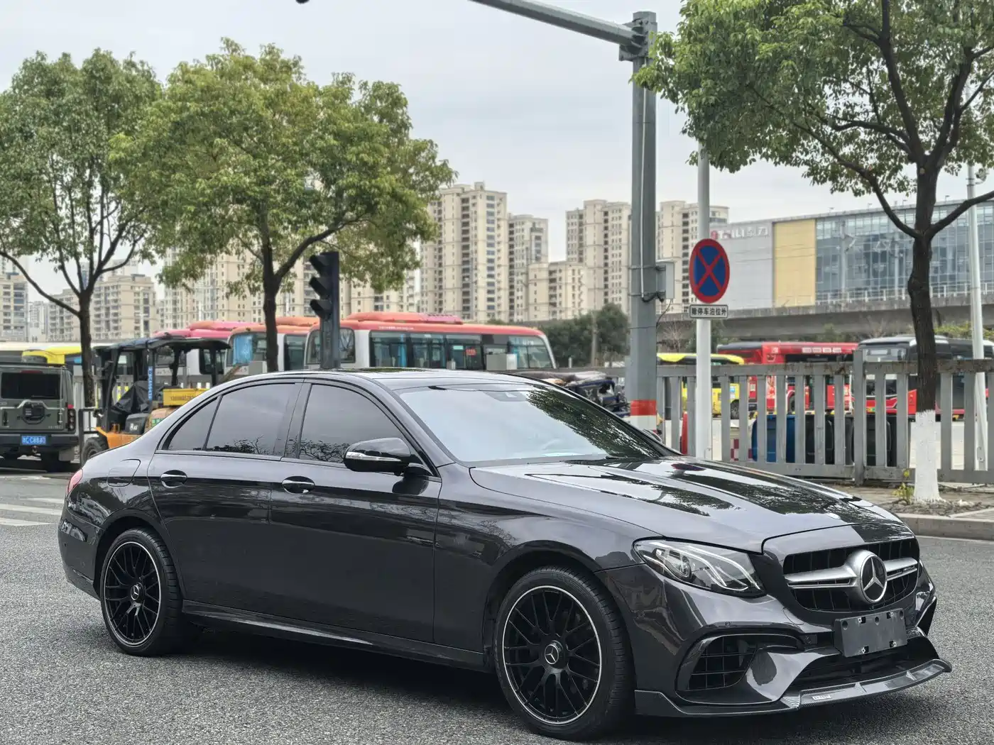 Mercedes-Benz E-Class 2017 E 200 Sport 4MATIC фото 3