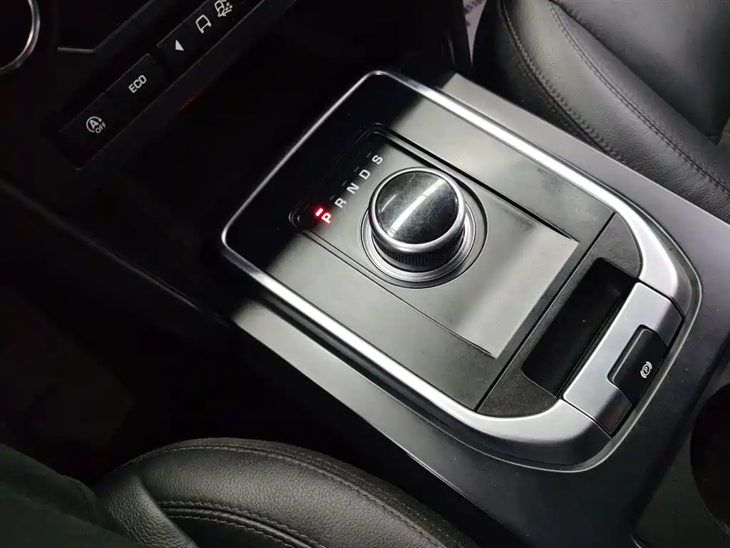 Land Rover Discovery Sport 2018 240PS PURE Edition фото 14