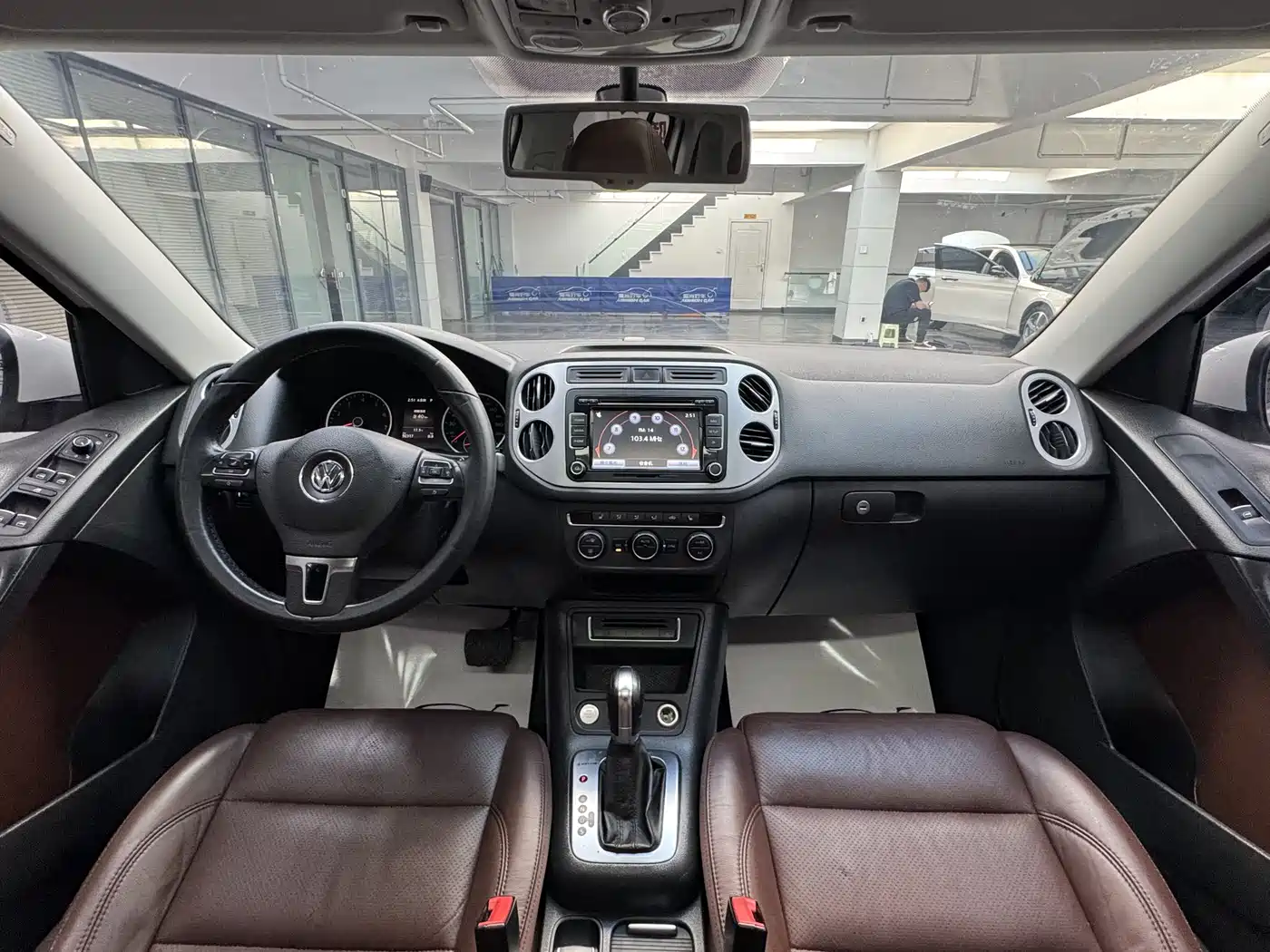Volkswagen Tiguan 2015 1.8TSI Automatic 4WD Highline фото 9