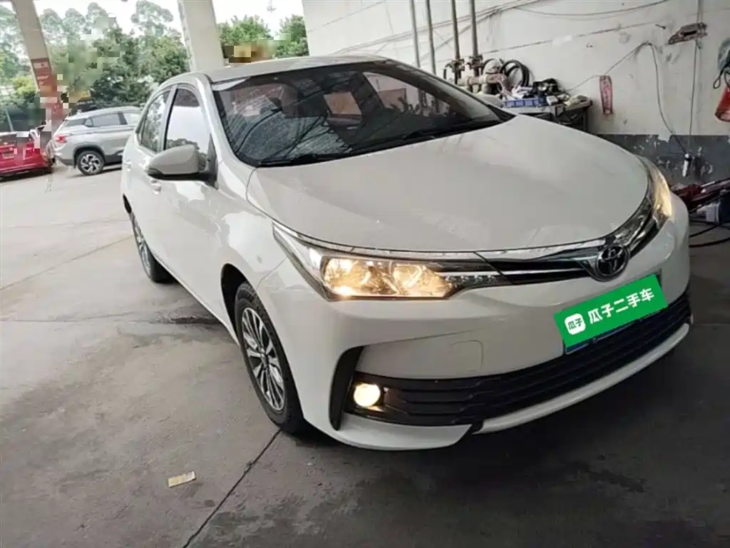Toyota Corolla 2017 Facelift 1.2T S-CVT GL фото 4