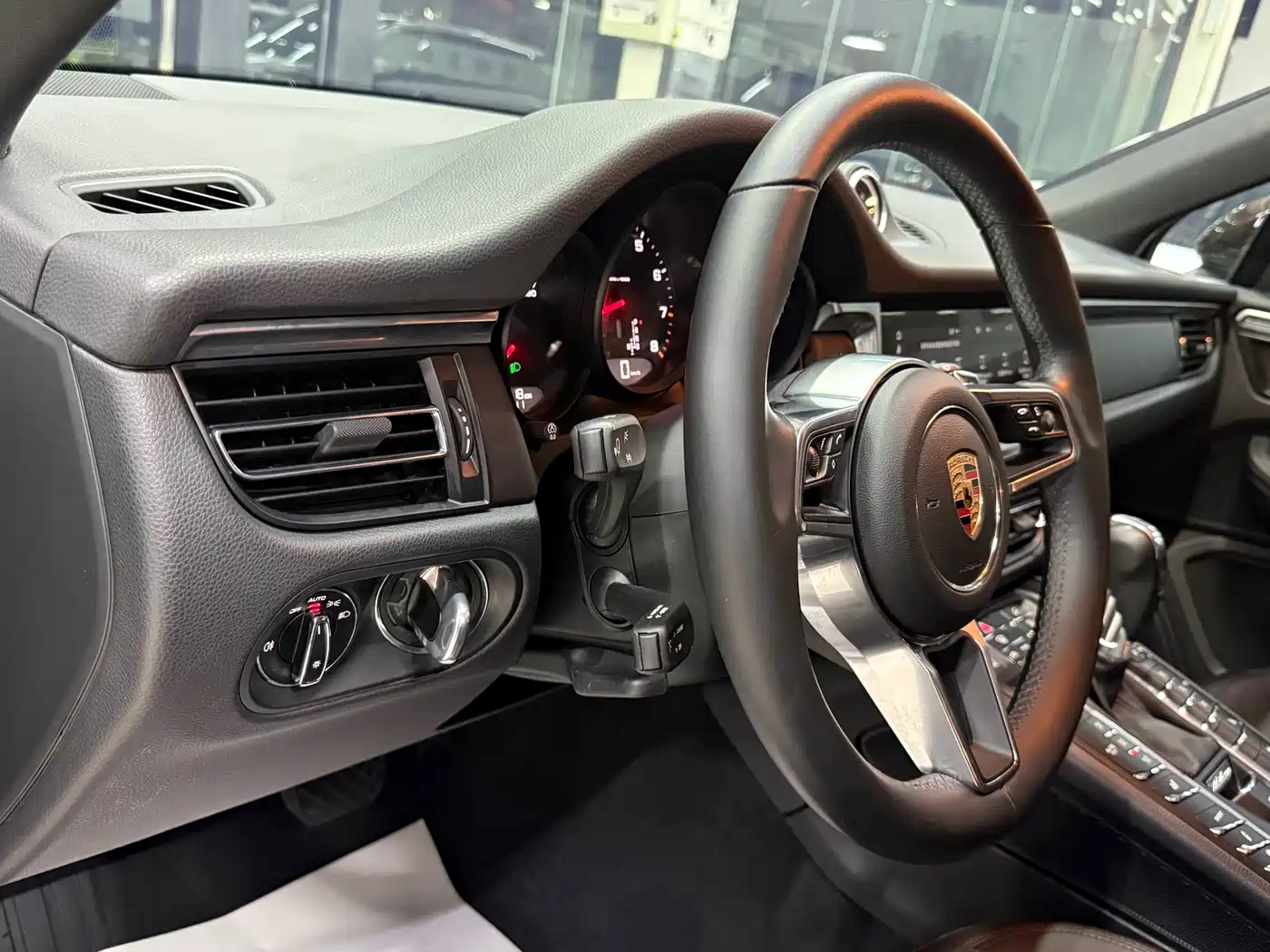 Porsche Macan 2018 Macan 2.0T фото 15