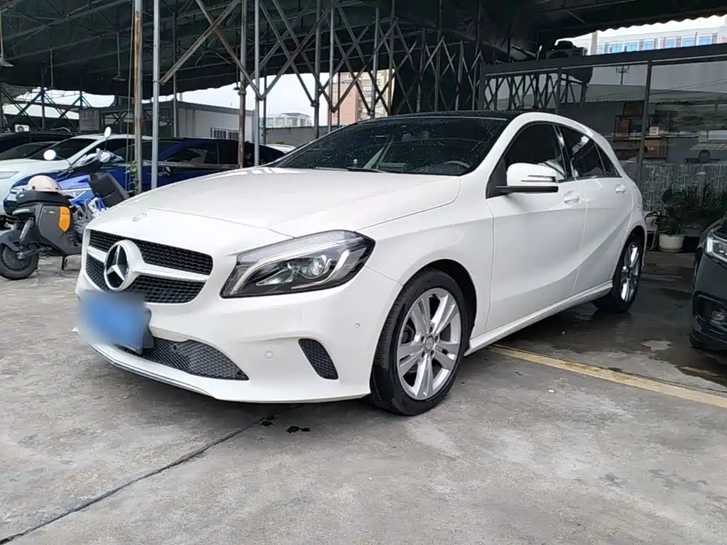 Mercedes-Benz Mercedes-Benz A-Class (Import) 2017 Facelift A 200 Dynamic