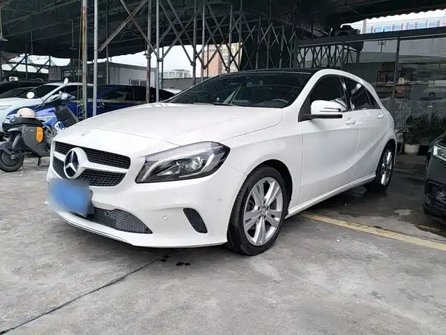  Mercedes-Benz Mercedes-Benz A-Class (Import) 2017 Facelift A 200 Dynamic