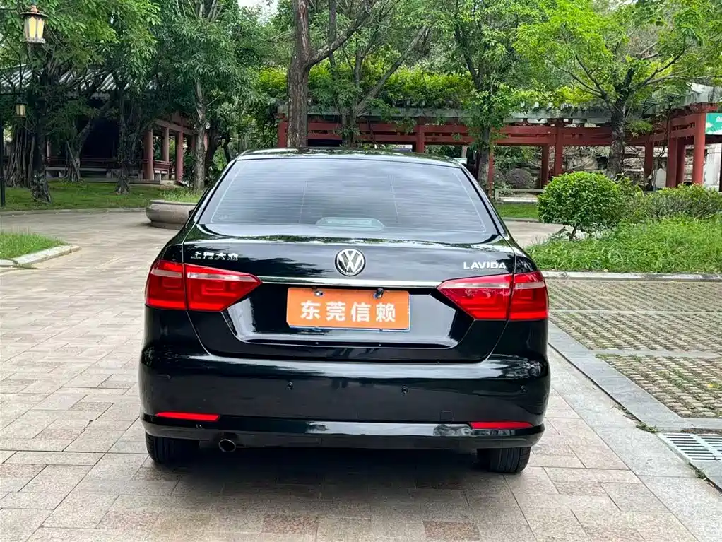 Volkswagen Lavida 2013 Facelift Classic 1.6L Automatic Trend фото 7