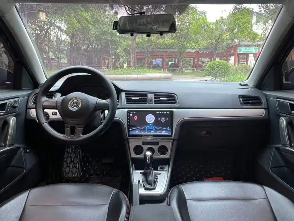 Volkswagen Lavida 2013 Facelift Classic 1.6L Automatic Trend фото 8