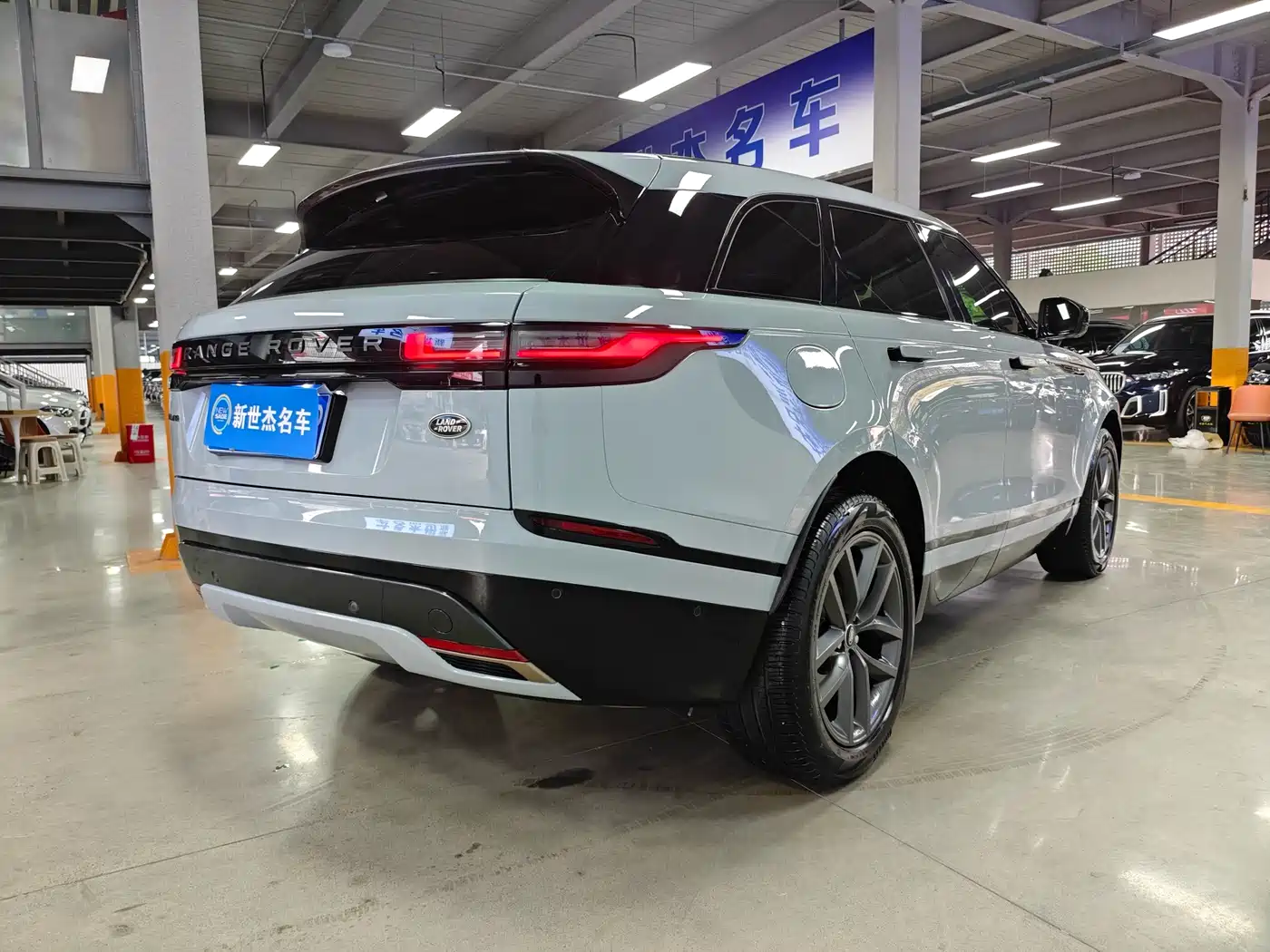 Land Rover Range Rover Velar 2024 Dynamic SE фото 15