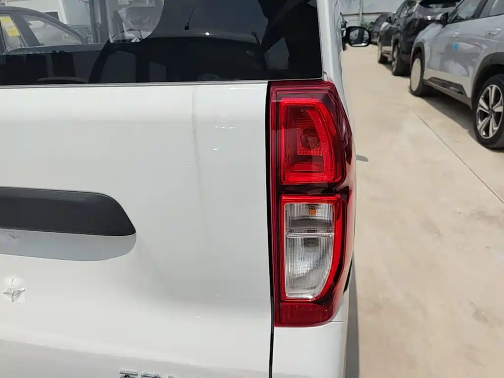 Wuling Motors Wuling Zhiguang NEV 2026 2025 Model 305km Base Version