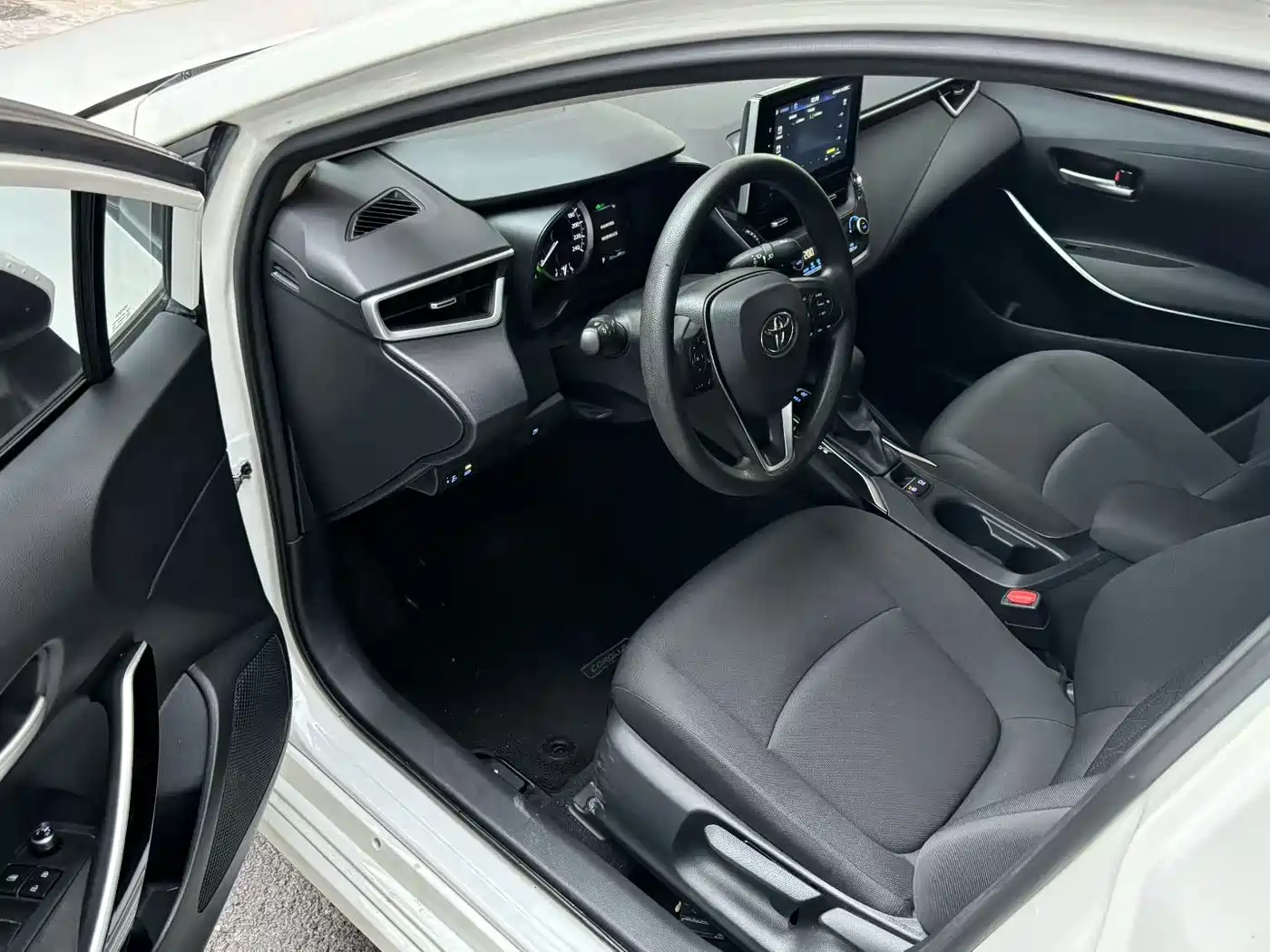 Фото 7 - Toyota Corolla