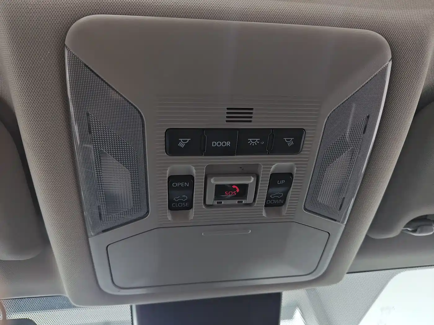 Toyota RAV4 Rongfang 2020 2.0L CVT 2WD Trend Edition фото 25
