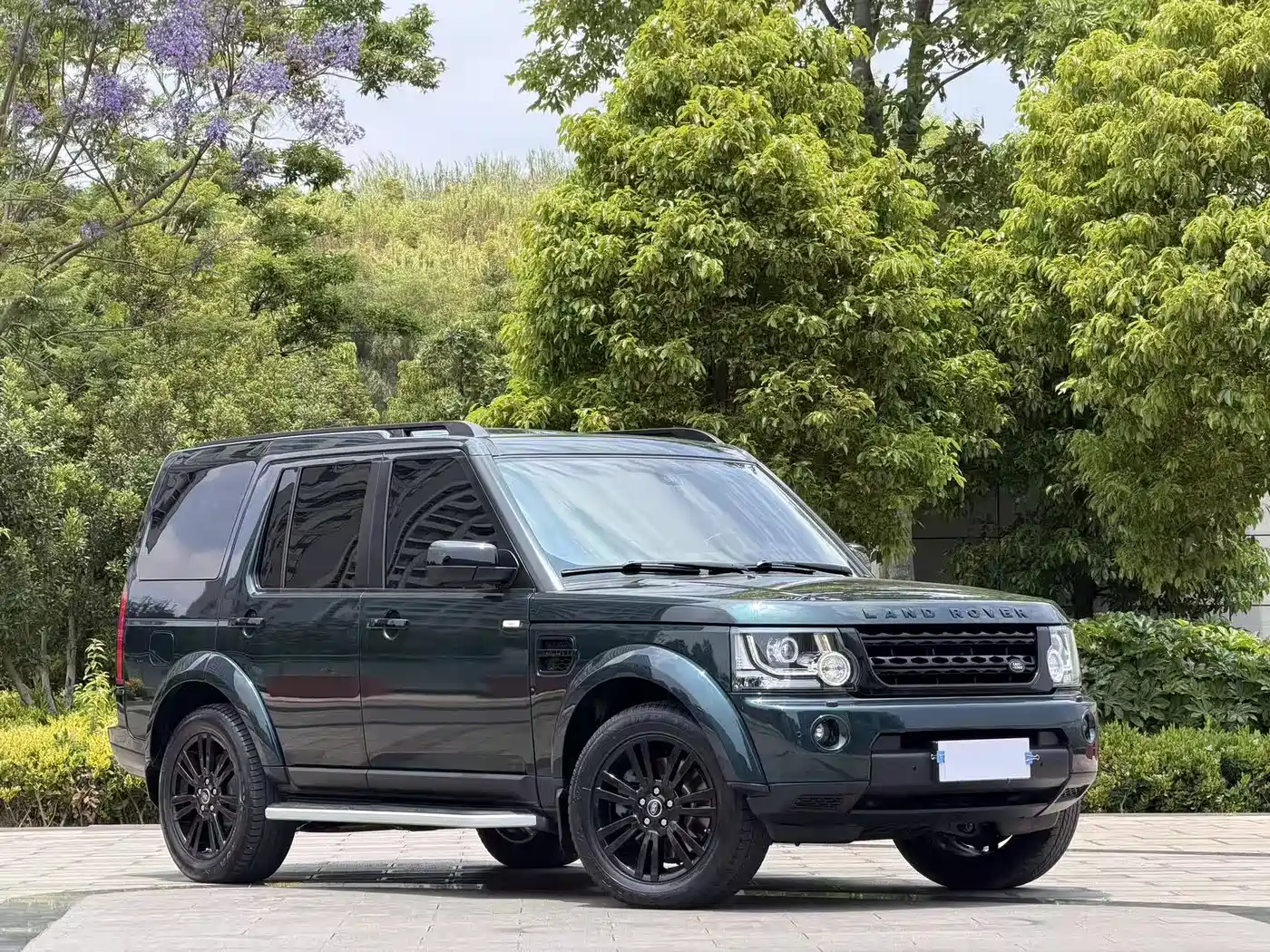 Land Rover Discovery 2013 3.0 SDV6 Black Premium Limited Edition фото 3