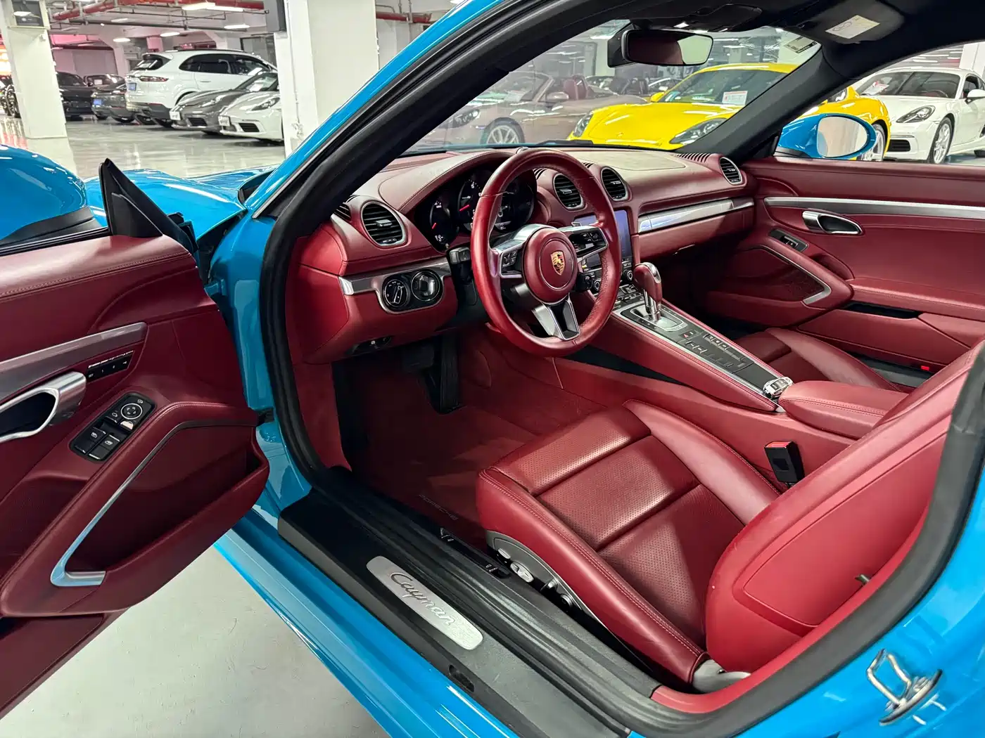 Porsche 718 2018 Cayman 2.0T фото 8