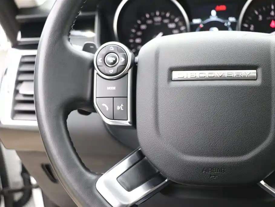 Land Rover Discovery 2018 3.0 SC V6 SE фото 16