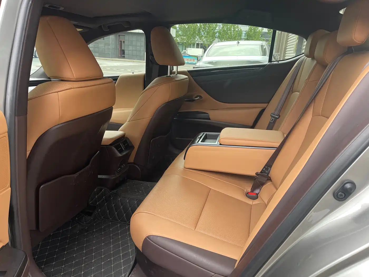 Lexus ES 2020 Model 300h Excellence Edition фото 7