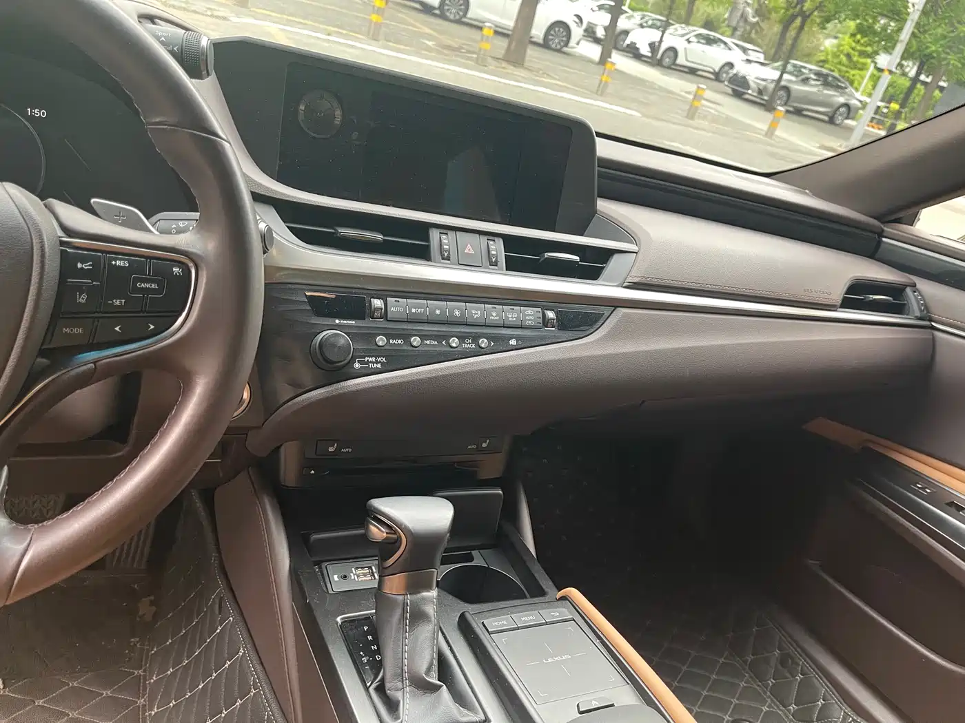 Lexus ES 2020 Model 300h Excellence Edition фото 18