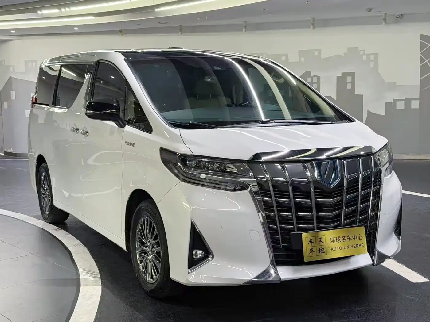 Toyota Alphard 2021 Hybrid 2.5L Luxury фото 3