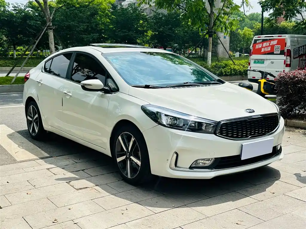 Kia K3 2017 1.6L Automatic 15th Anniversary Special GLS фото 3