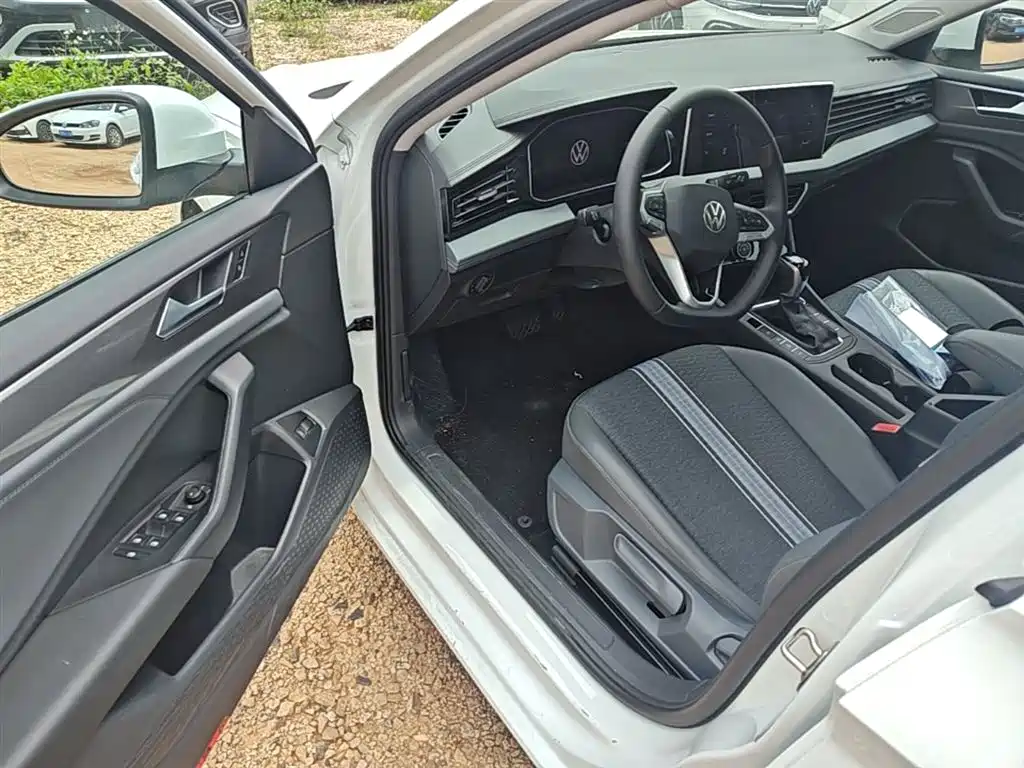 Volkswagen Sagitar 2025 200TSI DSG Flying Leap Edition фото 22