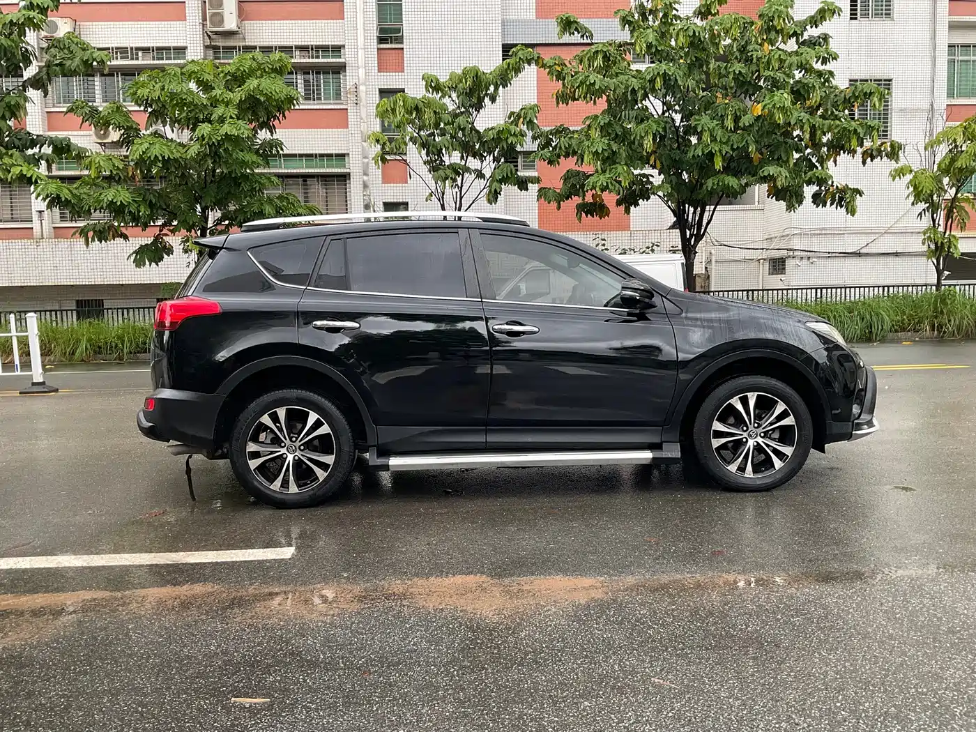 Фото 11 - Toyota RAV4