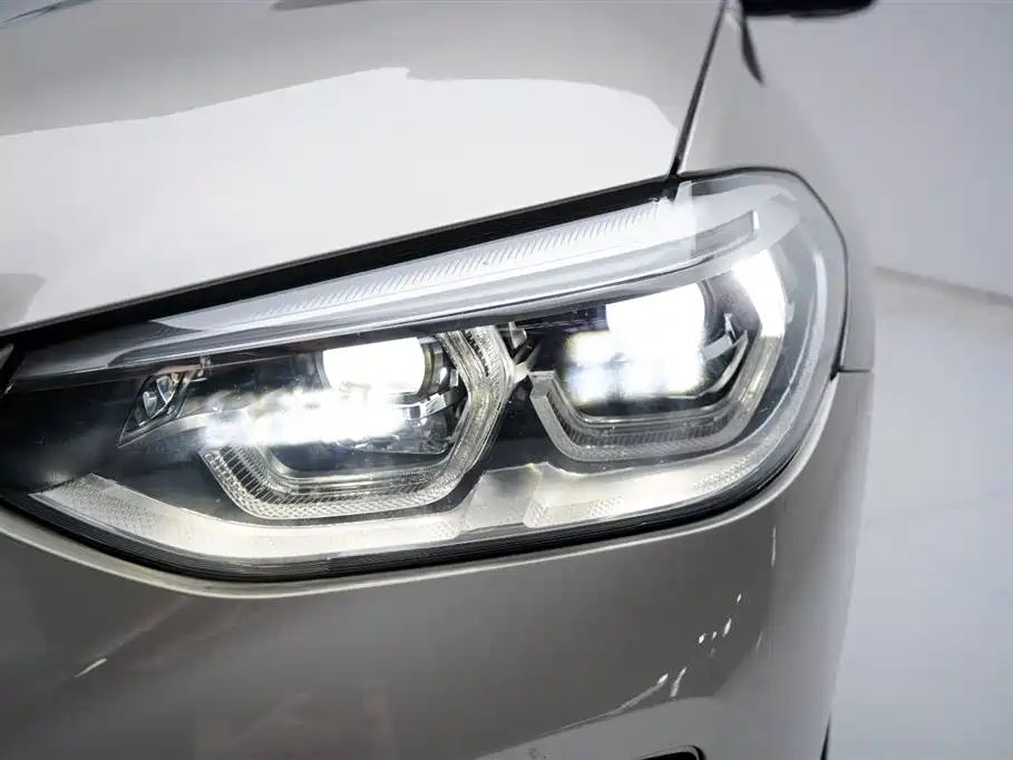 BMW iX3 2021 Pioneer фото 12