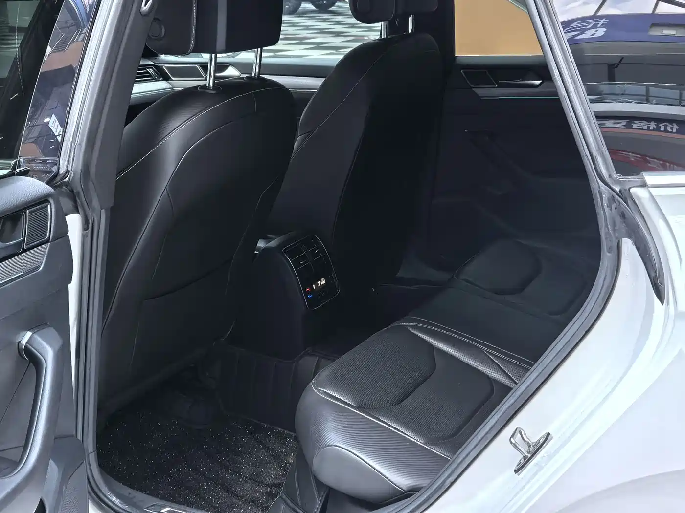 Volkswagen FAW-Volkswagen CC 2020 330TSI Glamour Version China VI фото 6