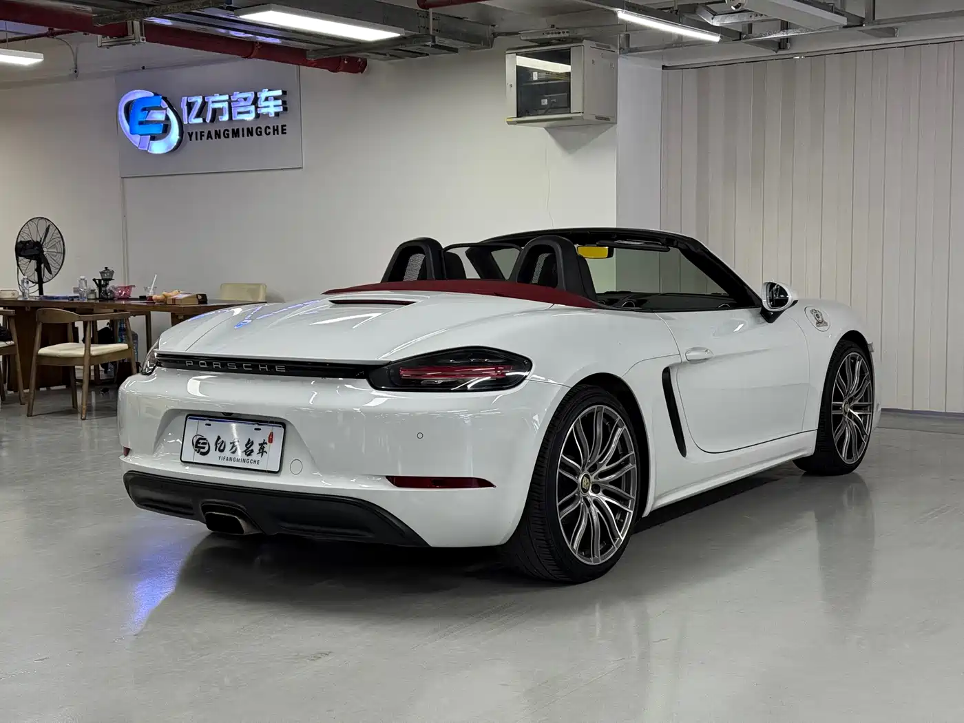 Porsche 718 2016 Boxster 2.0T фото 12