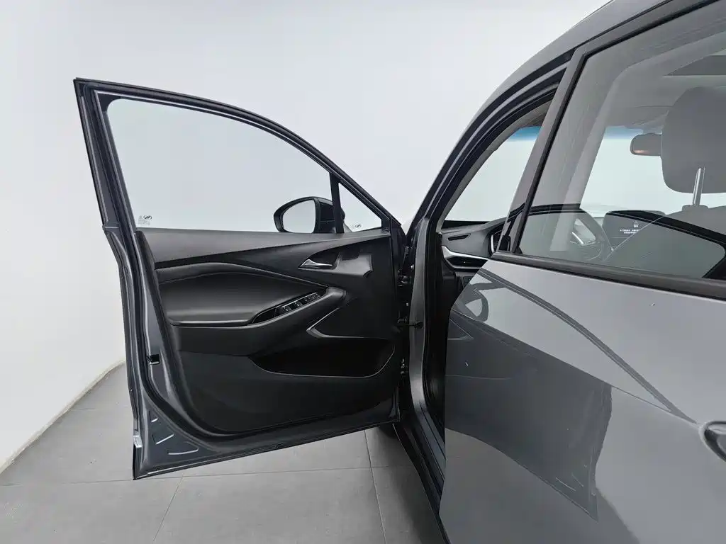 Photo 8 - Chevrolet Volando