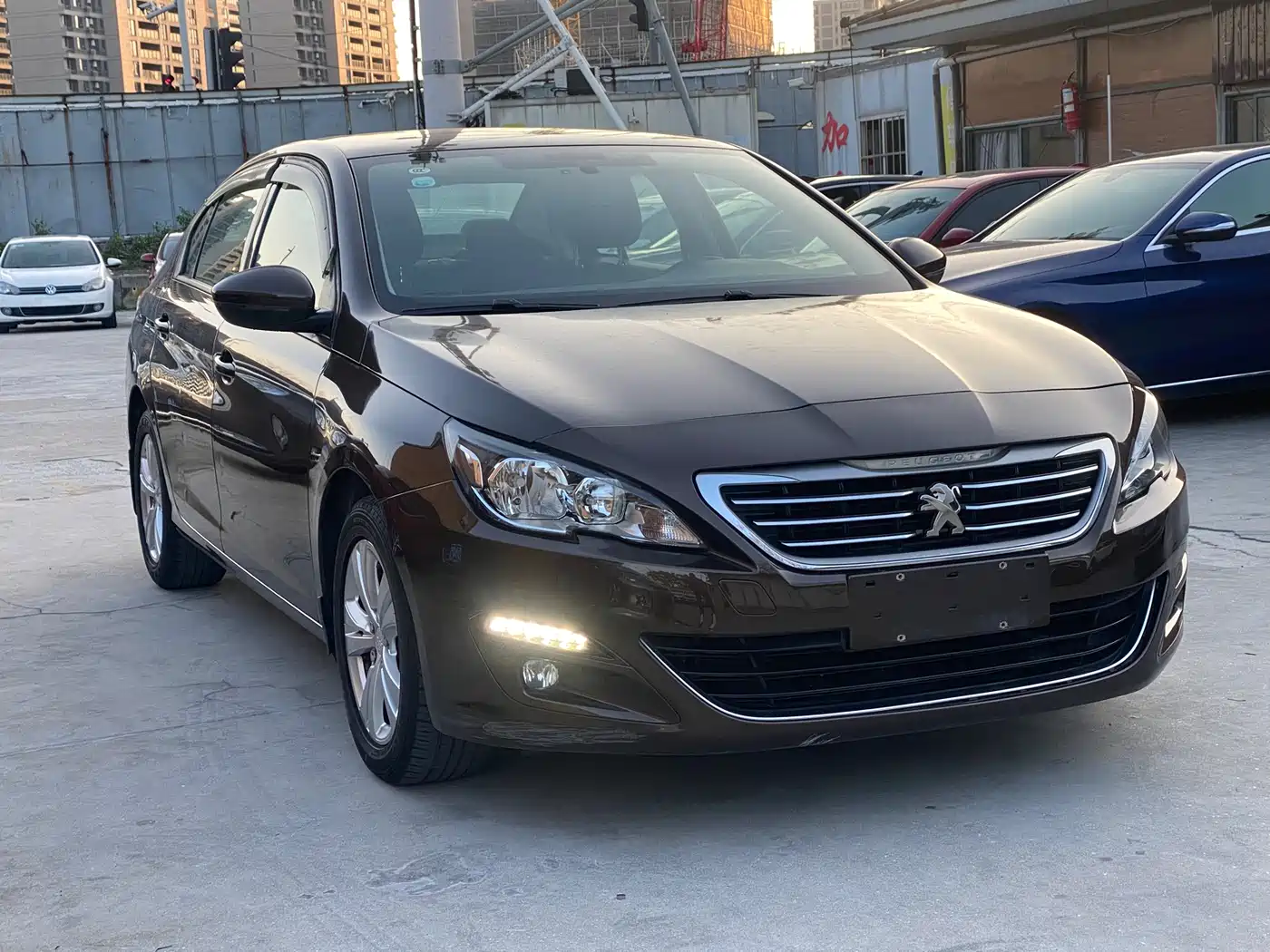 Peugeot 408 2014 1.8L Manual Leading Edition фото 3