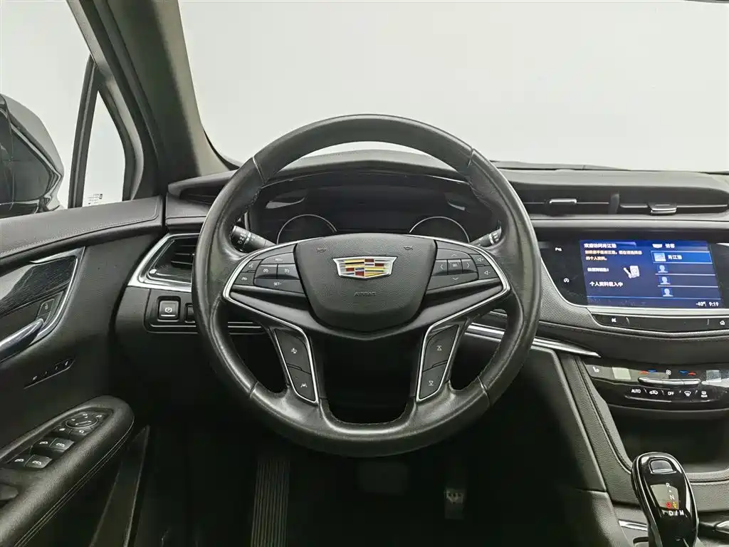Cadillac XT5 2022 2.0T 2WD Luxury фото 11