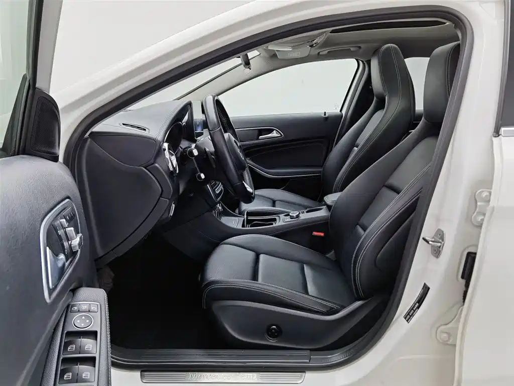 Mercedes-Benz GLA 2018 GLA 200 Fashion фото 10