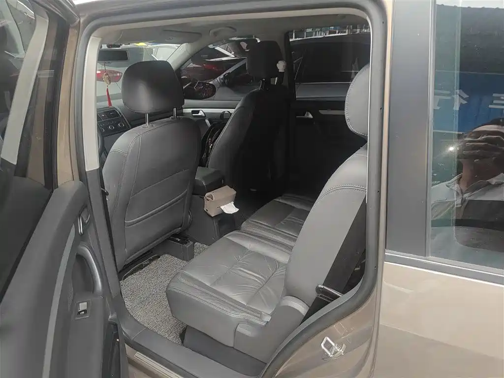 Volkswagen Touran 2015 1.4T DSG Comfort Edition 5-seater фото 17