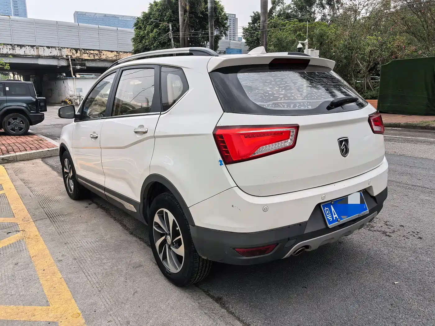 BAOJUN 560