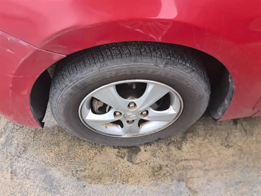 Hyundai Reina 2014 1.4L Manual GLX фото 23