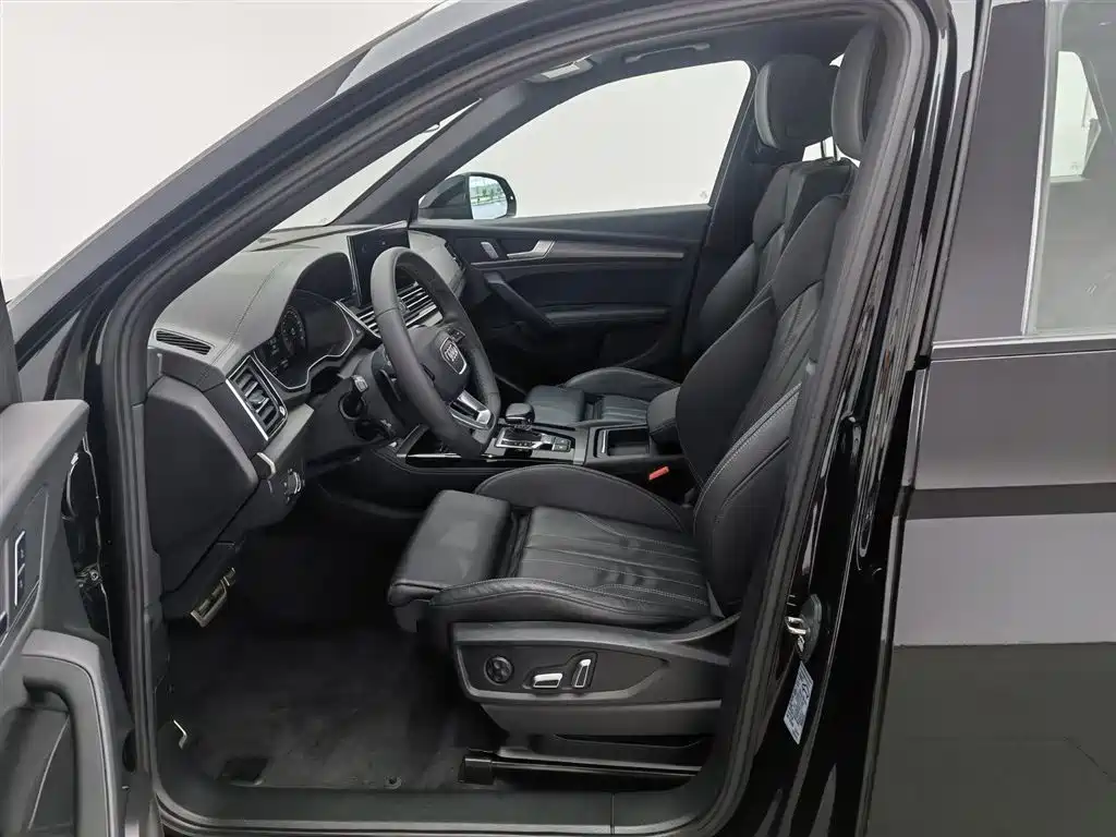 Audi Q5L 2023 40T Luxury Dynamic фото 10