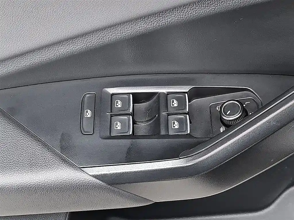 Volkswagen Sagitar 2021 280TSI DSG Luxury Smart Connect фото 9