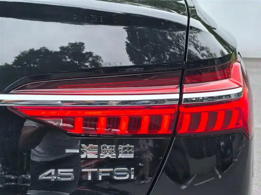 Audi A6L 2021 45 TFSI Exclusive Sport фото 24