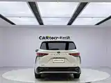 Фото 4 - Toyota Granvia
