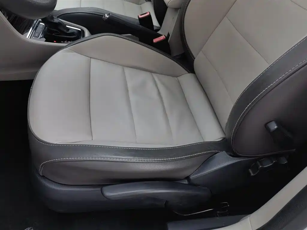 Volkswagen Lavida Tour 2013 1.4TSI Automatic Comfort фото 20