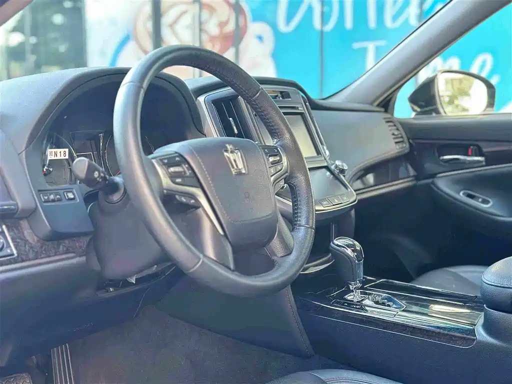 Toyota Crown 2019 2018 2.0T Fashion Edition