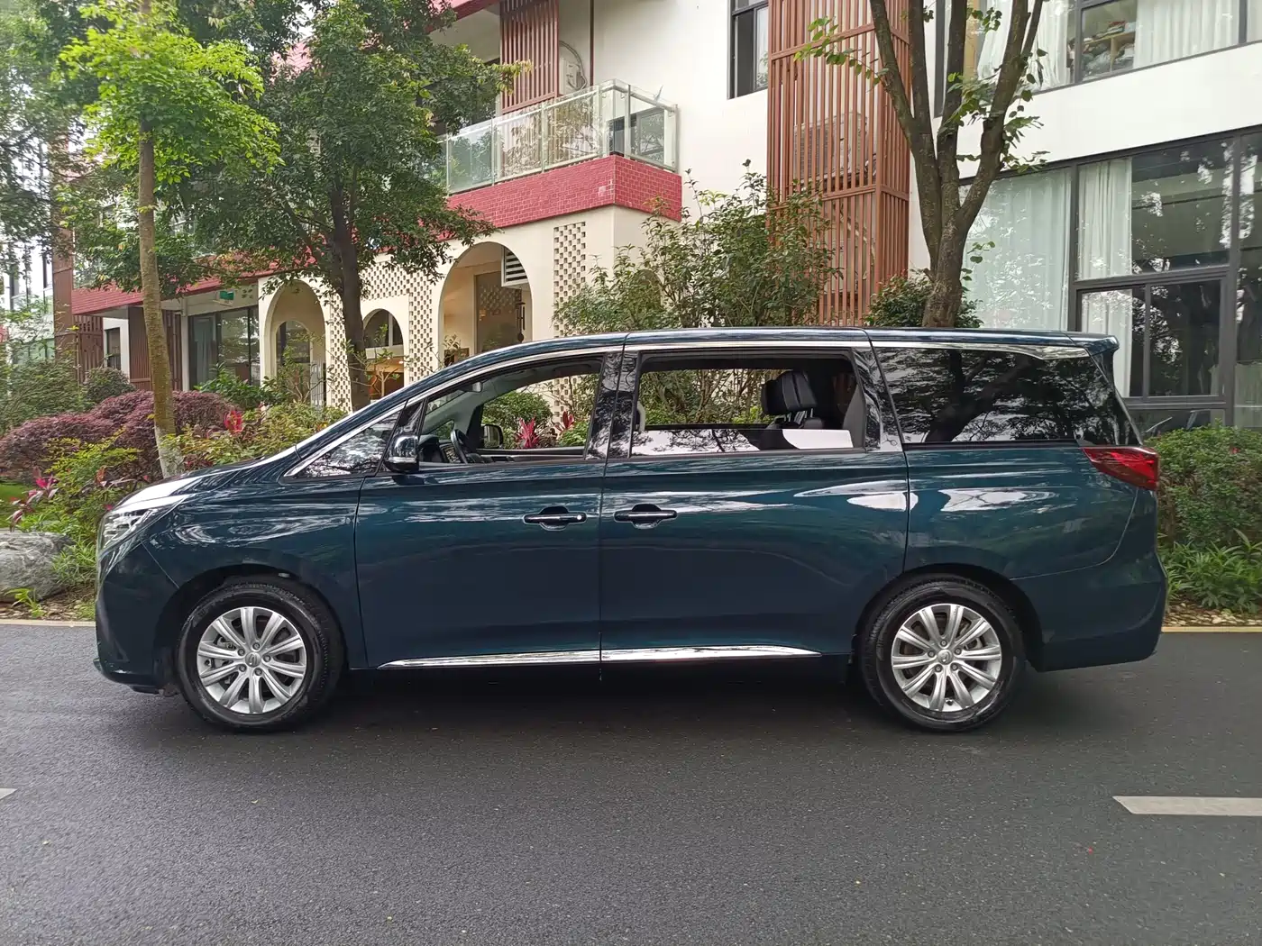 GAC Trumpchi Trumpchi M8 2018 320T Exclusive Edition фото 3
