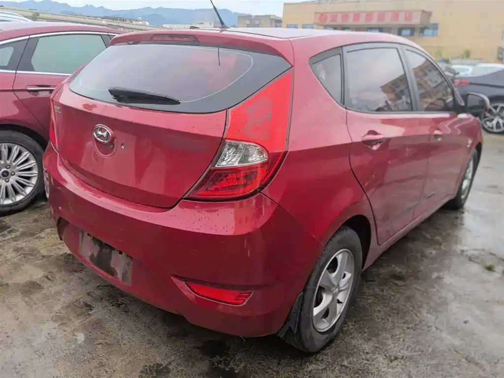 Hyundai Reina 2014 1.4L Manual GLX фото 7