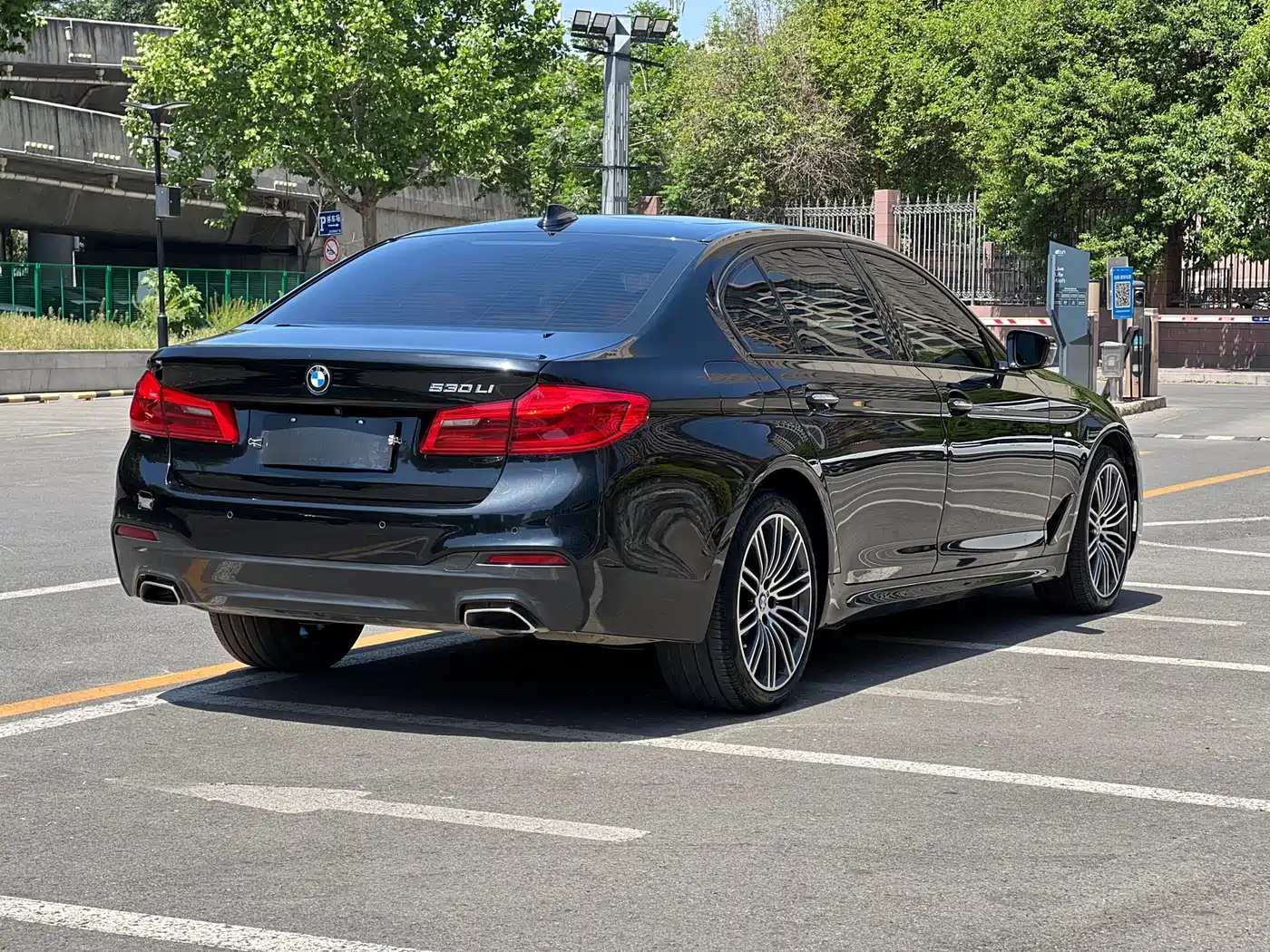 BMW 5 Series 2018 Facelift 530Li Leading M Sport Package фото 4